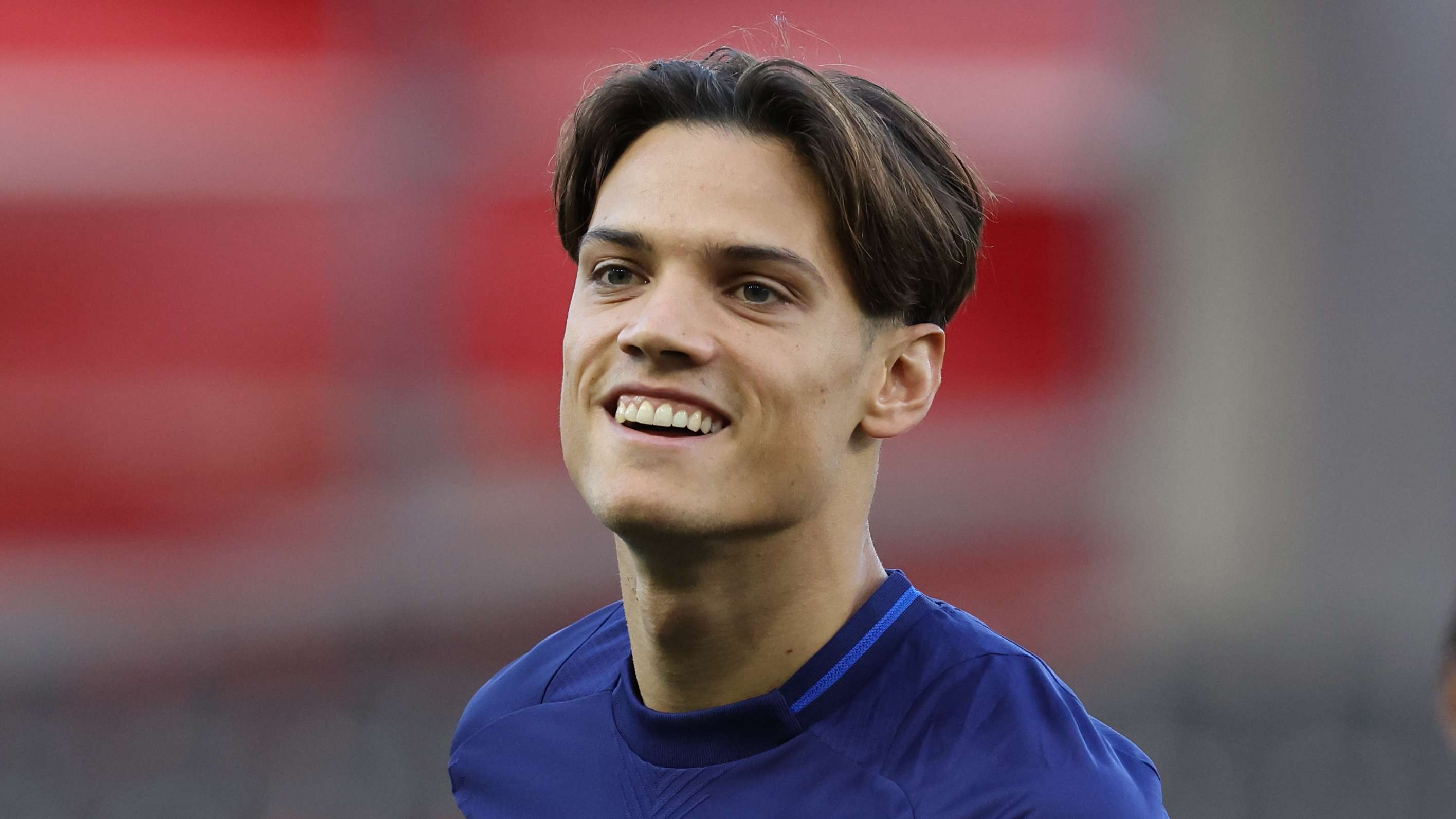 使他成为任 使他成为任