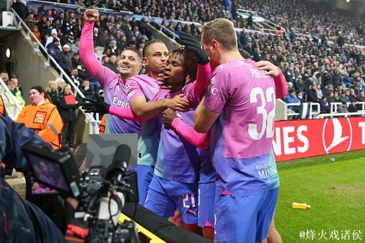 欧冠-AC米兰2-1逆转送纽卡斯尔排名第三将战欧联杯 欧冠-AC米兰2-1逆转送纽卡斯尔排名第三将战欧联杯